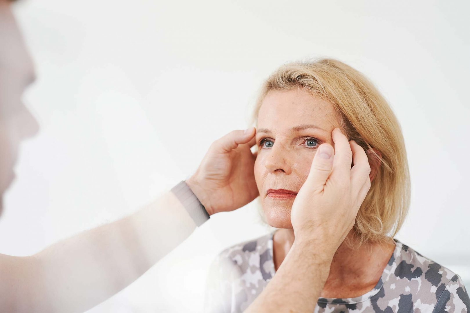 Patientin vor STraffung mit M8 Microneedling in Soest Patientin vor STraffung mit M8 Microneedling in Soest